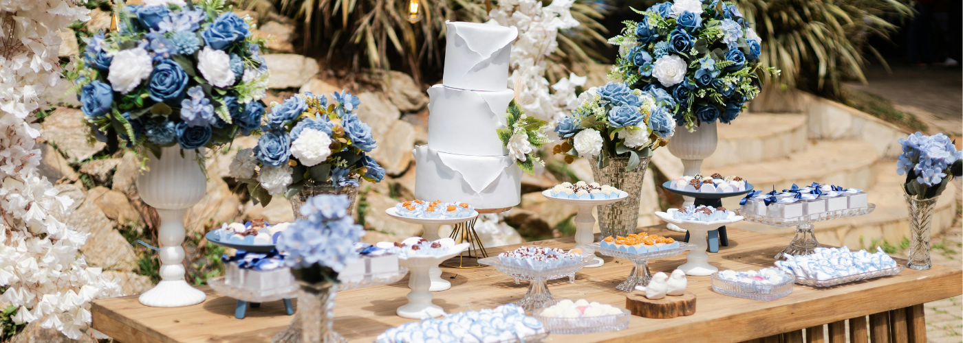 Live dessert and chai stalls at a wedding reception