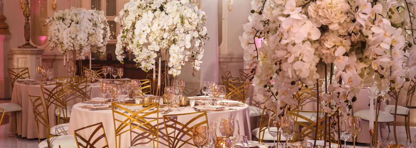 Vendor marketplace dashboard alongside social media preview